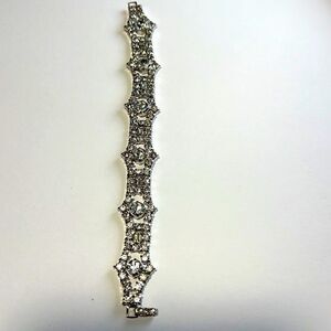 Beautifully Designed Vintage Rhinestone Bracelet.